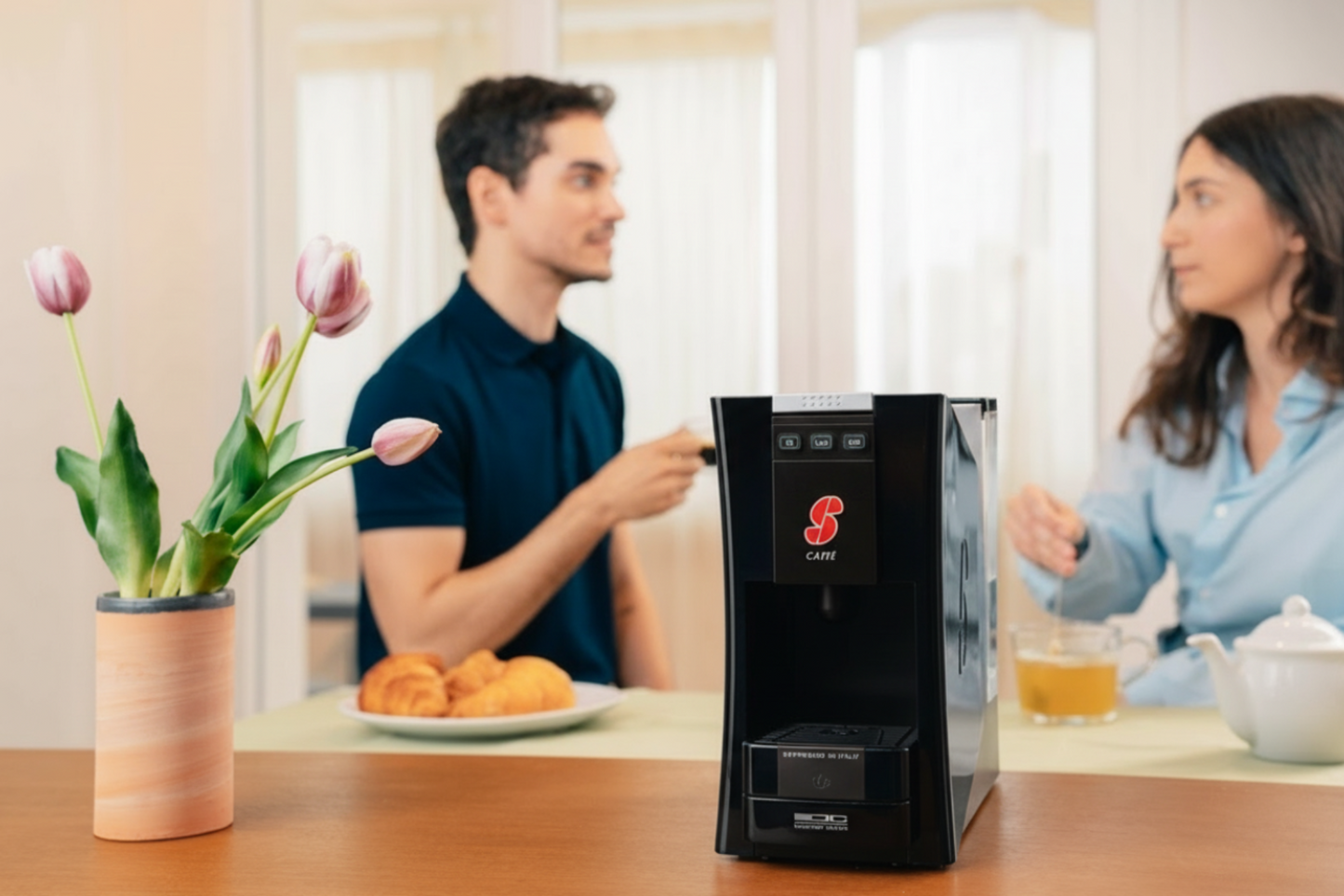 Macchina S.12 nera - dettaglio con colore brillante